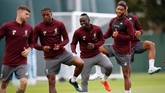 Sadio Mane (kedua dari kanan) salah satu penyerang tumpuan Liverpool. Kehadirannya membuat The Reds sebagai tim dengan kekuatan menakutkan di lini depan. (Reuters/Carl Recine)