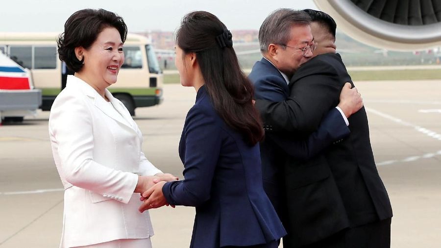 Tiba di Pyongyang untuk membahas perundingan tentang denuklirisasi dan prospek secara resmi mengakhiri Perang Korea.