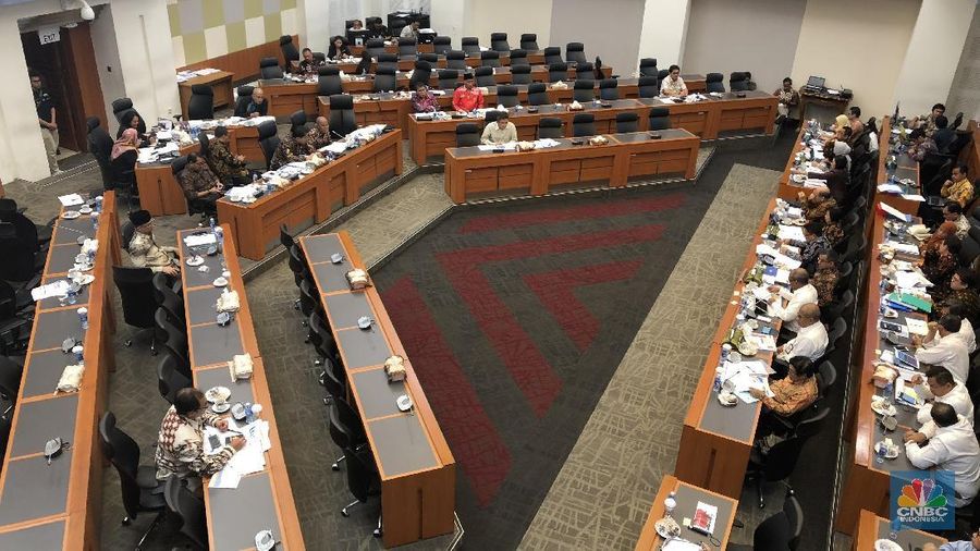 Asumsi Nilai Tukar Rupiah Tahun Depan: Realistis atau Tidak?