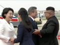 VIDEO: Peluk Hangat Kim Jong-un Sambut Moon Jae-in di Korut