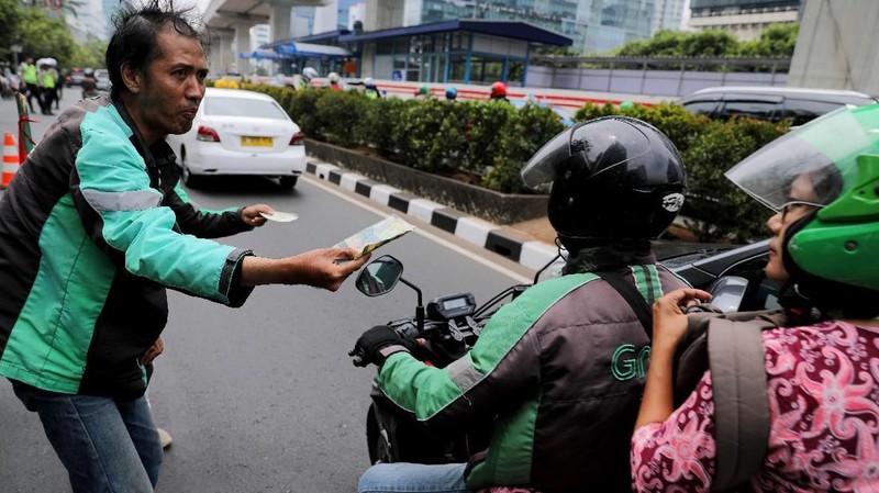 Tuntutan yang diapungkan salah satunya terkait kenaikan tarif.