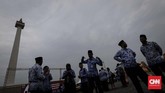 Selain upacara, Peringatan 73 tahun Hari Rapat Raksasa IKADA di kawasan Monas pun dilaksanakan penanaman tanaman-tanaman khas Jakarta secara simboli seperti Dukuh Condet dan Sukun. (CNN Indonesia/Adhi Wicaksono)