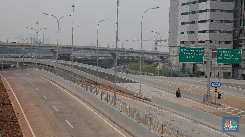 Kementerian PUPR menargetkan Tol Depok-Antasari Seksi I Antasari-Brigif/Cinere akan beroperasi pada akhir September 2018.