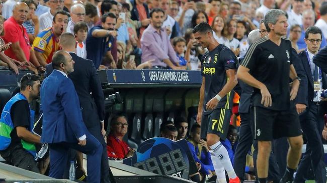 Dapat Kartu Merah, Ronaldo Tetap Bisa Tampil Lawan Man United