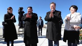 Daki Gunung dengan Kim Jong-un, Mimpi Moon Jae-in Terwujud
