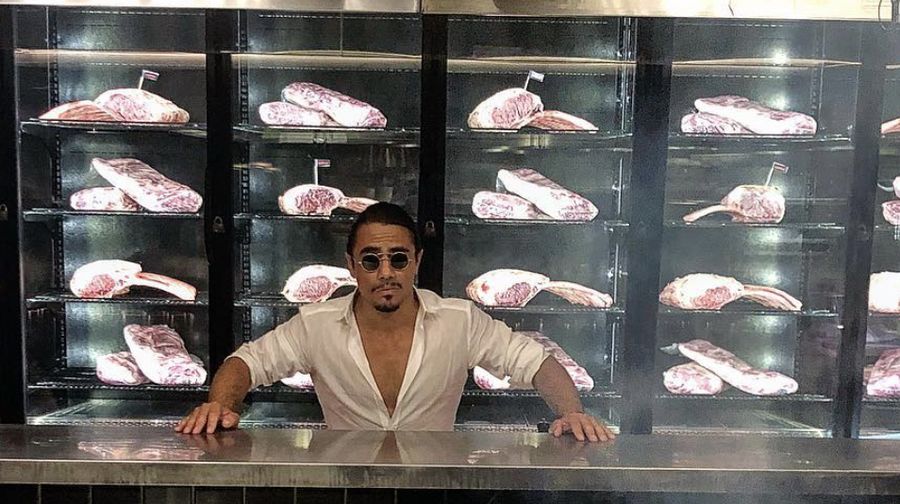 Ini harga daging di restoran milik Salt Bae yang dihidangkan untuk Presiden Venezuela Nicolas Maduro saat negaranya alami krisis.