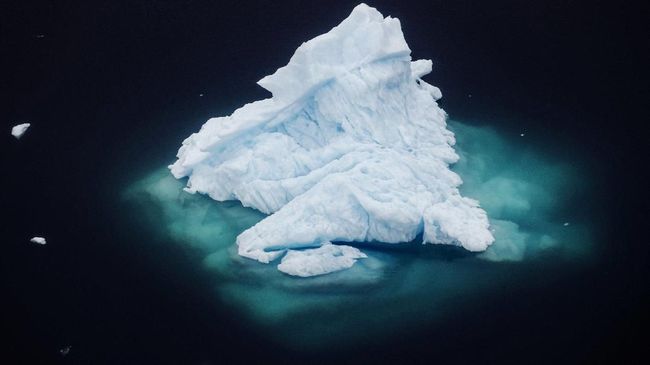 Peneliti Temukan Kawah Es dari Tabrakan Meteor di Greenland