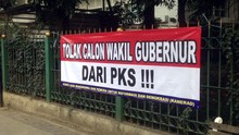 Kursi DKI-2 Kosong, Spanduk Tolak Wagub dari PKS Muncul