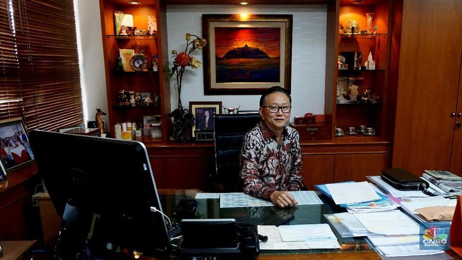 Pasalnya saat mengalami kesulitan, menurut Djonny, jaringan pertemanlah yang bisa diharapkan bisa membantu keluar dari krisis.
