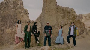 Antartika dalam Video Musik 'Guna Manusia' Barasuara