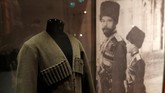 Nikolai II menghadapi berbagai polemik internal negerinya. Ia dipaksa untuk memberlakukan sebuah konstitusi, namun membatasi pengaruh dan kekuasaan Majelis Perwakilan. (REUTERS/Peter Nicholls)