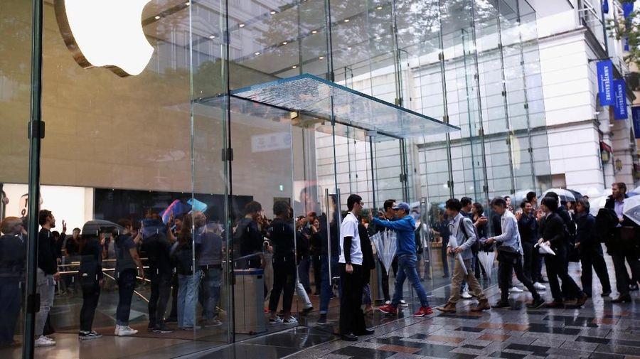 Masyakarat China yang mencari Apple iPhone lewat online semakin menurun, menurut riset Longbow Research.