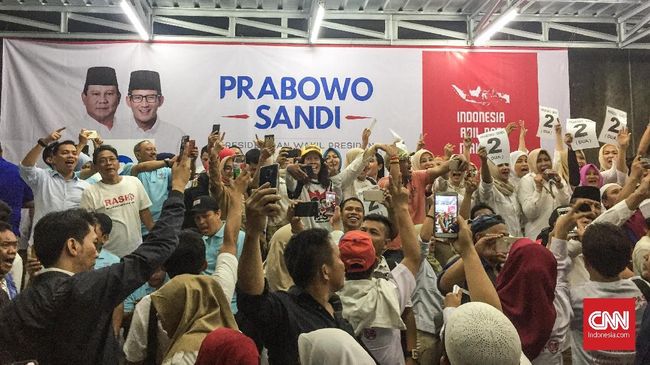 Pendukung Prabowo Bersorak Dapat Nomor 2 di Pilpres 2019