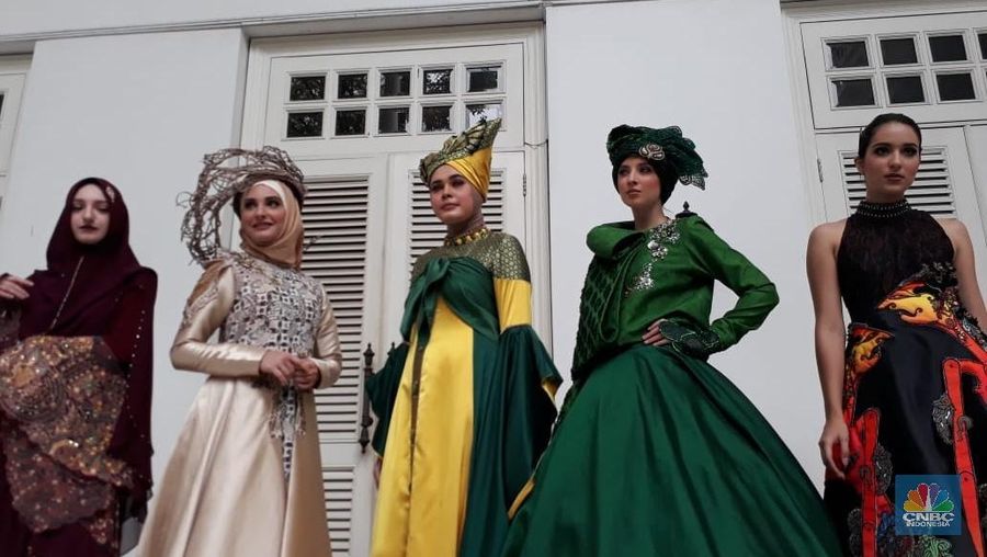 6 desainer bakal maju membawa nama RI di Paris fashion week, akhir bulan ini