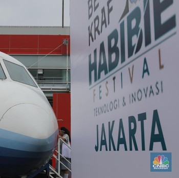 FOTO: Melihat Pesawat Habibie Mejeng di Kemayoran