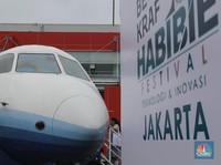 FOTO: Melihat Pesawat Habibie Mejeng di Kemayoran