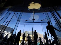 Saham Sat Nusa Naik 25% Jelang Closing, Gara-gara iPhone?