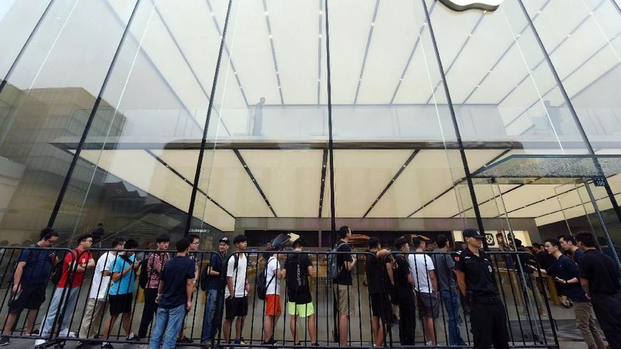 Negara Asia seperti China, Hong Kong, Jepang, Arab Saudi, Taiwan, dan Singapura masuk dalam kategori gelombang pertama peluncuran iPhone seri terbaru.