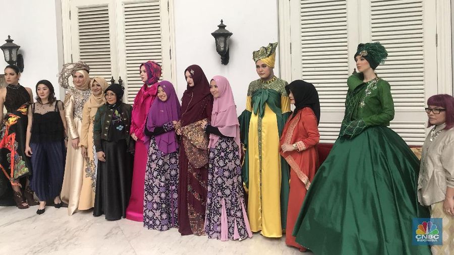 Desainer lokal harus siap kuras ratusan juta rupiah untuk tampil di pekan mode dunia