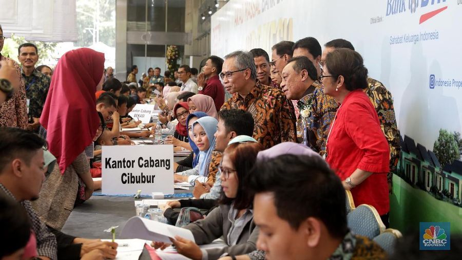 Berbagai macam promo yang ditawarkan oleh pengembang agar menarik minat pembeli.