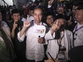 Jokowi-Ma'ruf Salat Magrib di Istana Jelang Debat Capres