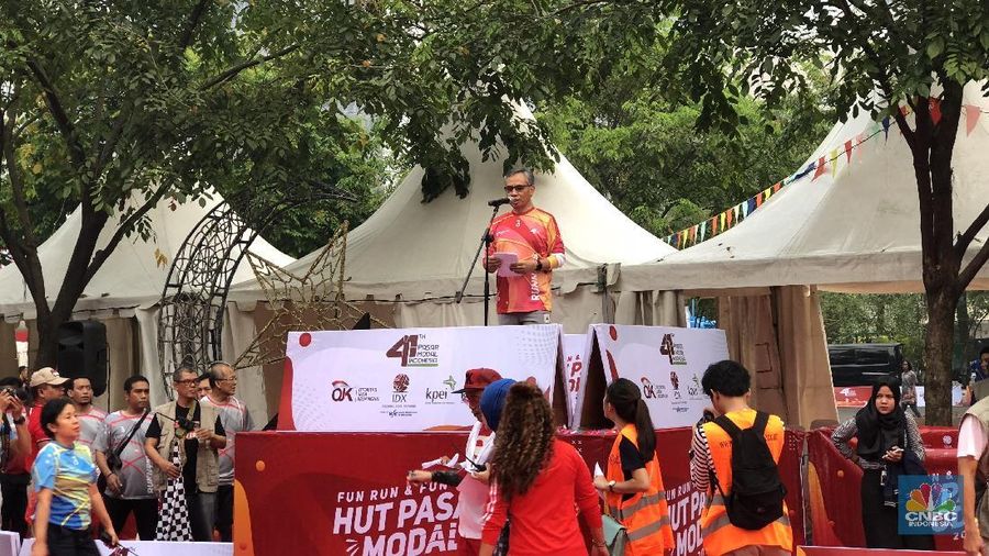 Jakarta, CNBC Indonesia- Para pejabat Otoritas Jasa Keuangan dan Bursa Efek Indonesia kumpul pagi ini untuk rayakan HUT Pasar Modal ke-41 sambil lari pagi