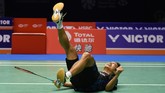 Anthony Sinisuka Ginting menjadi pebulutangkis tunggal putra pertama Indonesia sejak Alan Budikusuma pada 1994 yang mampu merebut gelar China Terbuka. (AFP PHOTO / STR)