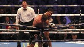 Sementara bagi Alexander Povetkin (39 tahun) ini merupakan kekalahan kedua bagi petinju Rusia itu dan kekalahan KO pertama dalam kariernya. (Action Images via Reuters/Peter Cziborra)