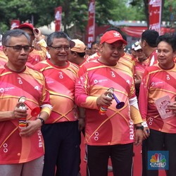 Serunya Lari Pagi Rayakan HUT Pasar Modal Bareng Bos OJK-BEI