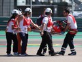Motor Sampai Terbelah, Lorenzo Dibawa ke Rumah Sakit