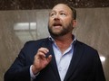 Giliran PayPal Bekukan Akses Penyebar Konspirasi Alex Jones
