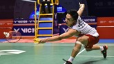 Kento Momota selalu unggul di setiap gim pertandingan, tapi Anthony Ginting selalu mampu membalikkan keadaan dan meraih kemenangan. (AFP PHOTO / STR)