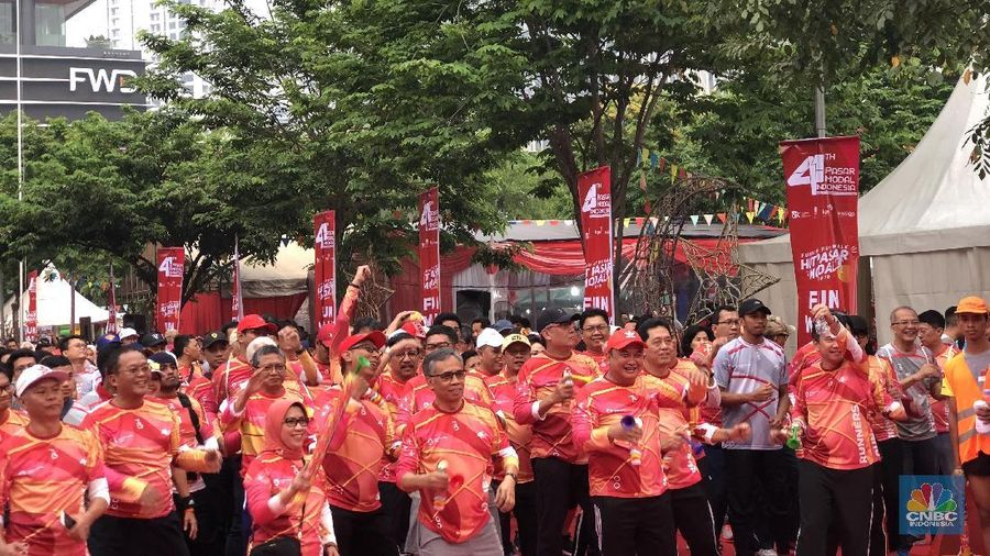 Jakarta, CNBC Indonesia- Para pejabat Otoritas Jasa Keuangan dan Bursa Efek Indonesia kumpul pagi ini untuk rayakan HUT Pasar Modal ke-41 sambil lari pagi