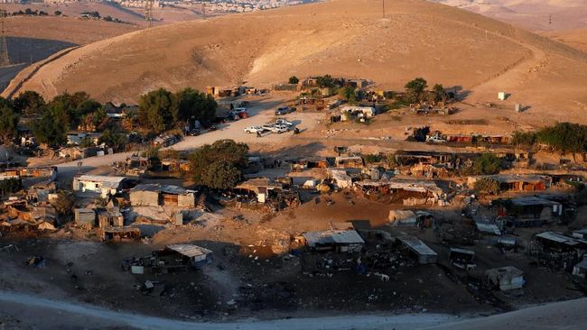 Israel Bongkar Bangunan di Desa Palestina