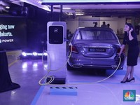 Ketatkah Persaingan Bisnis Mobil Listrik Mewah di RI?