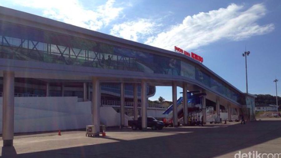 Pemerintah menawarkan swasta untuk ikut terlibat dalam pengembangan Bandara Komodo.