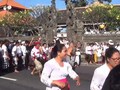 VIDEO: Mengucap Syukur dengan Saling Lempar Ketupat