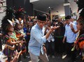 Sandi Tantang Jokowi Blusukan Cari Variasi Ukuran Tempe