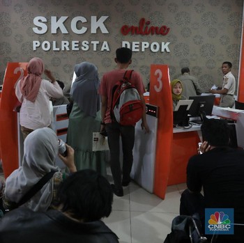 Demi Seleksi CPNS, Warga Rela Antre Urus SKCK