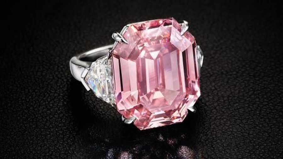 Ini adalah cincin dengan berlian termurni selama 2,5 abad terakhir