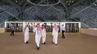 FOTO: Mewahnya Kereta Cepat Yang Hubungkan Mekah-Madinah