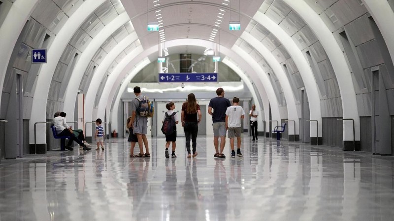 Proyek senilai US$2 miliar itu memotong waktu perjalanan dari pusat Yerusalem ke bandara sekitar 20 menit.