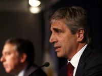 Tak Sepakat dengan IMF, Bos Bank Sentral Argentina Mundur