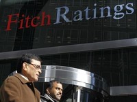 Ini Proyeksi Fitch Soal Nasib Emiten Kertas