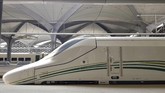 Arab Saudi resmikan kereta cepat Haramain yang menghubungkan beberapa kota penting seperti Mekah, Madinah, Jeddah dan distrik finansial King Abdullah. (REUTERS/Stephen Kalin)