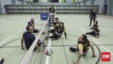 Presiden Jokowi memastikan atlet Indonesia peraih medali di Asian Para Games 2018 juga punya kesempatan menjadi Pegawai Negeri Sipil (PNS). (CNN Indonesia/ Hesti Rika)