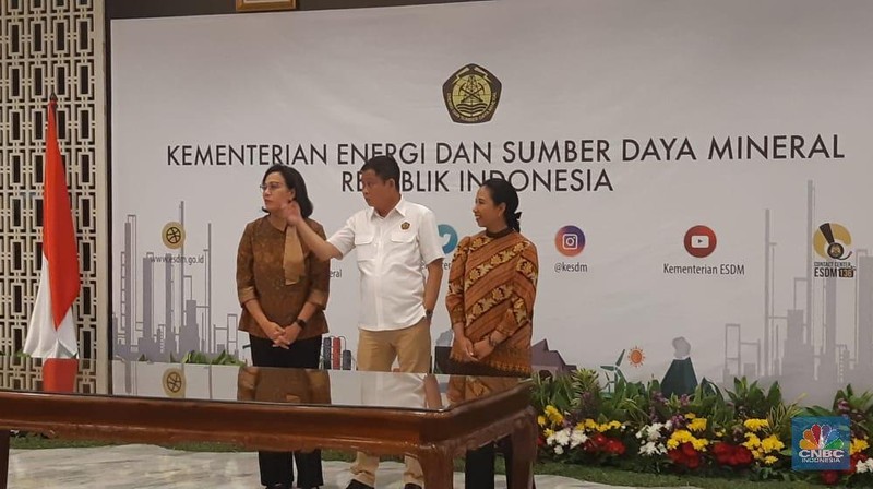 PT Inalum (Persero) sore ini menandatangani perjanjian untuk menuntaskan proses akuisisi 51% saham PT Freeport Indonesia.
