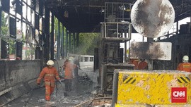Gerbang Tol Pejompongan Kebakaran, Lalu Lintas Tersendat