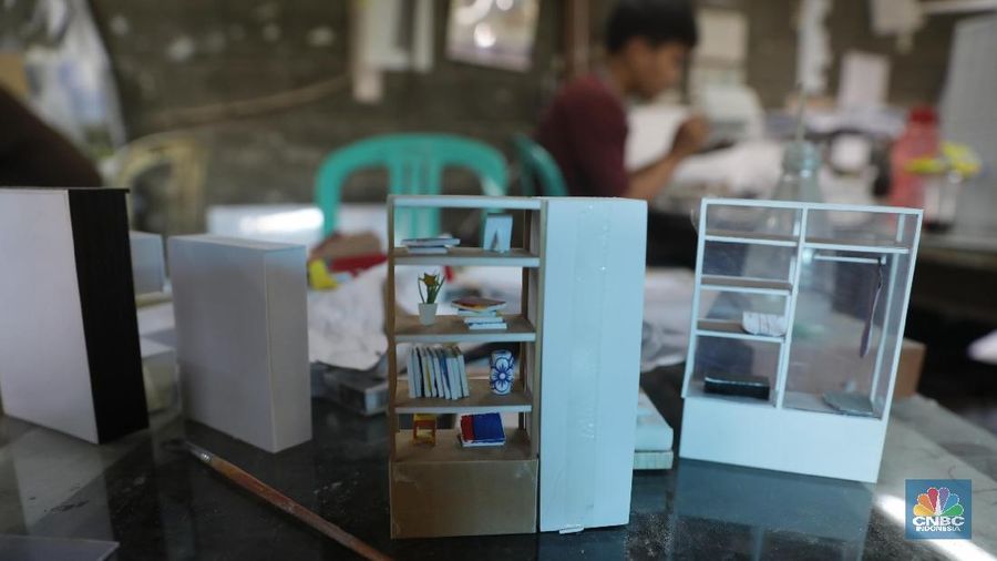 Maket tersebut digunakan oleh pengembang perumahan untuk mendemonstrasikan suatu properti.