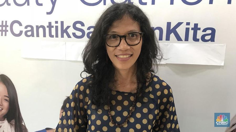 Memiliki tekad untuk membagikan ilmu bagi anak-anak rimba telah menjadi cita-cita Butet Manurung sejak kecil.
